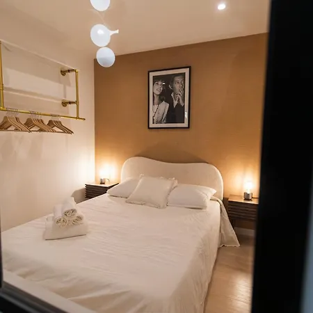 Tropez - Place Des Lices * Сен-Тропе