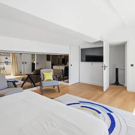Tropez - Place Des Lices * Сен-Тропе
