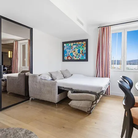 Tropez - Place Des Lices Апартаменты Сен-Тропе