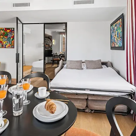 Tropez - Place Des Lices * Сен-Тропе