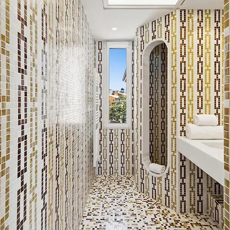Tropez - Place Des Lices * Сен-Тропе